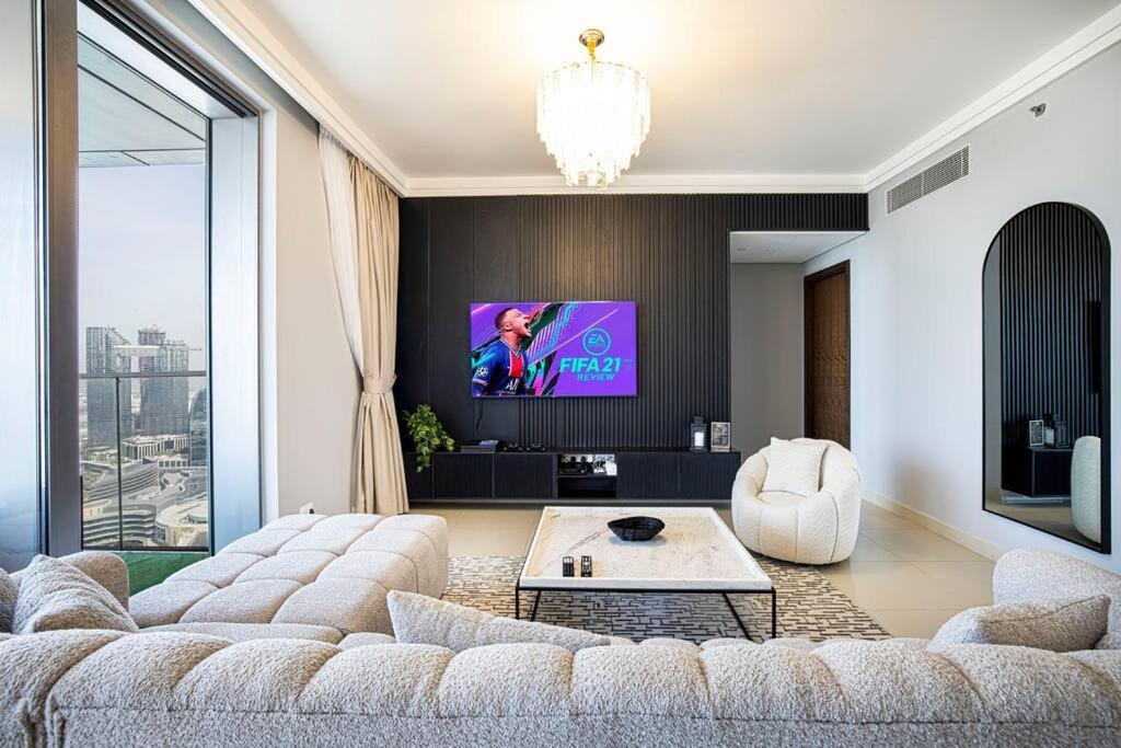 Magnificent Brand New Lux 3br Burj & Fountain View Dubaï