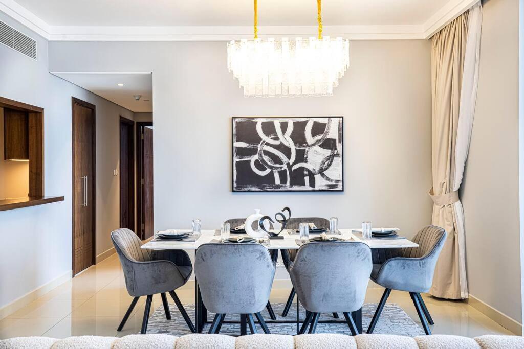 Magnificent Brand New Lux 3br Burj & Fountain View Appartement *