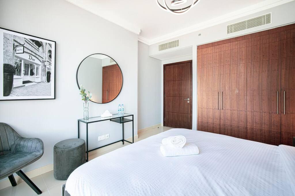 Magnificent Brand New Lux 3br Burj & Fountain View Appartement