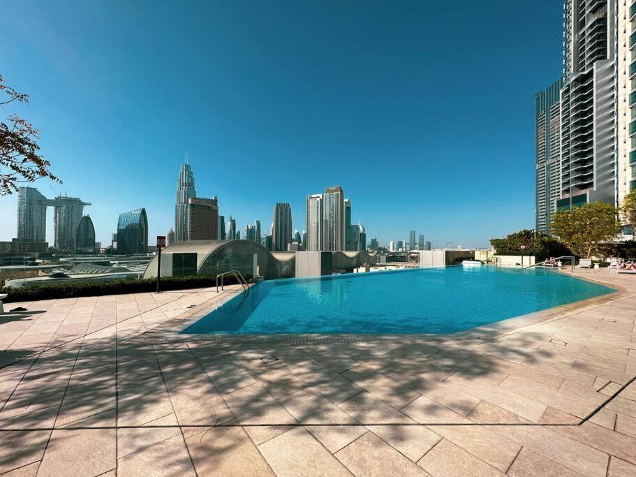 Magnificent Brand New Lux 3br Burj & Fountain View Dubaï
